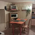 Quiet Independent 公寓 *